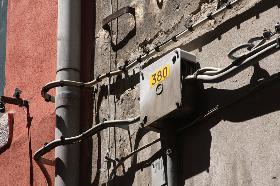 Venice electrical. Photo copyright Mark Dahle 2011.
