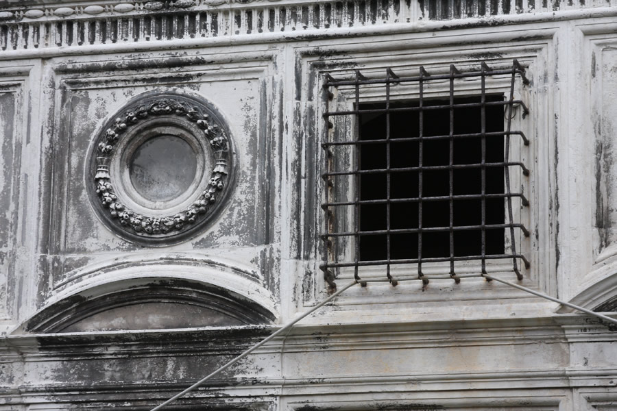 Venice building. Photo copyright Mark Dahle 2011.